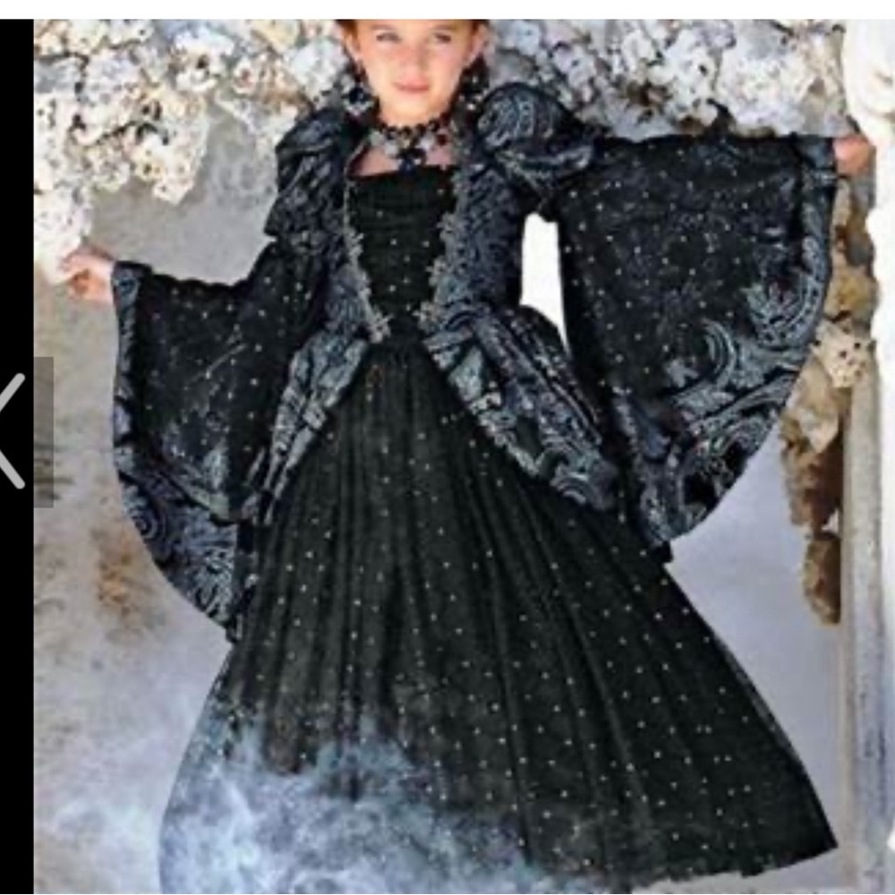 Wishcraft size 6/8 black witch costume